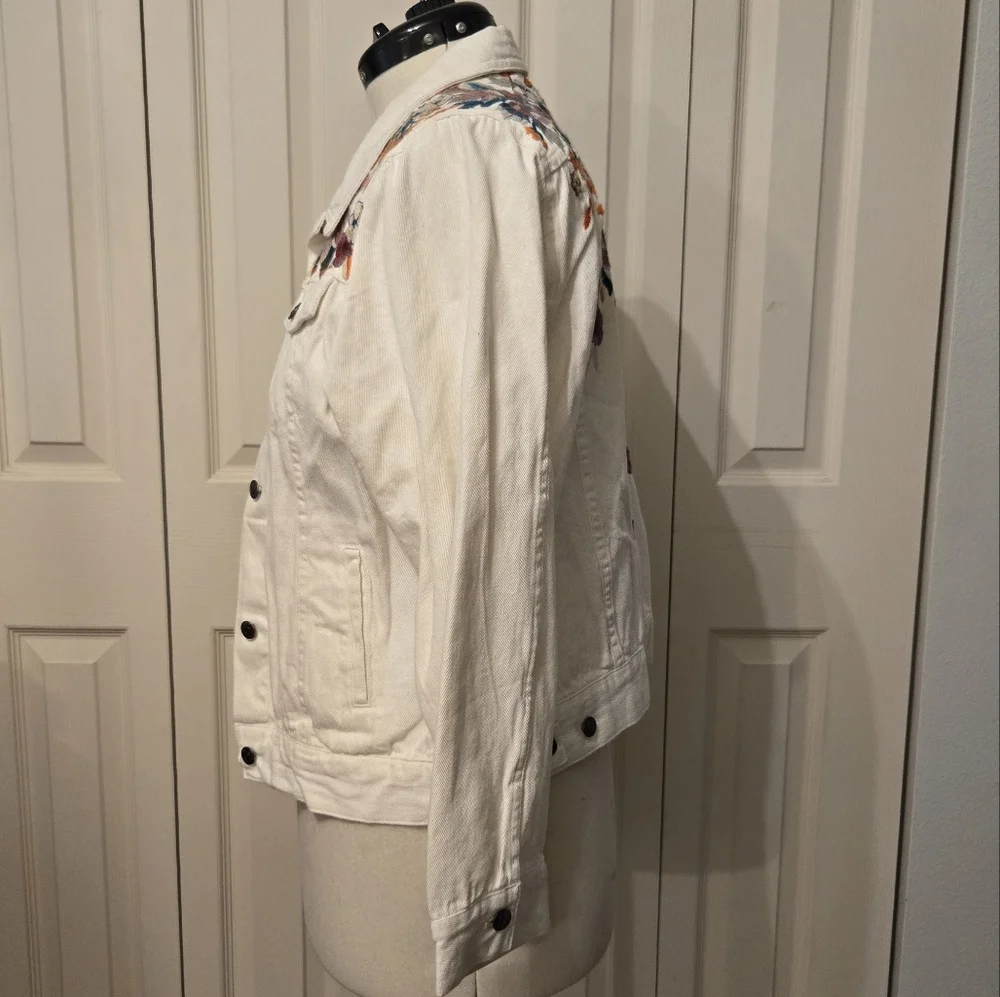 Johnny Was White Denim Jacket with Multicolor Floral Embroidery - Picture 2 of 7